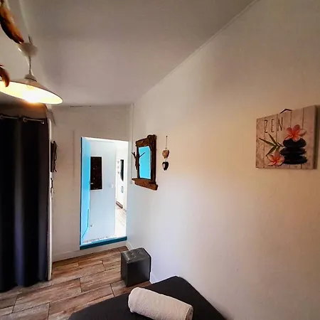 度假居 Charming House In With Private Garden *