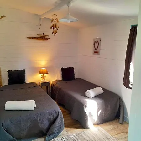 Feriehus Charming House In With Private Garden