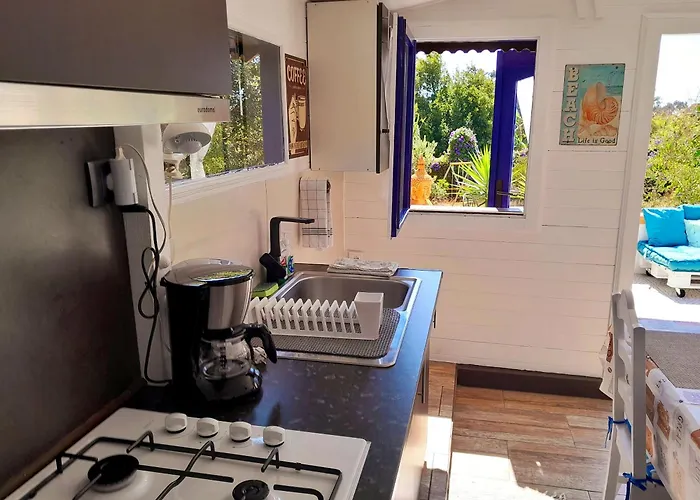 Charming House In With Private Garden 度假居