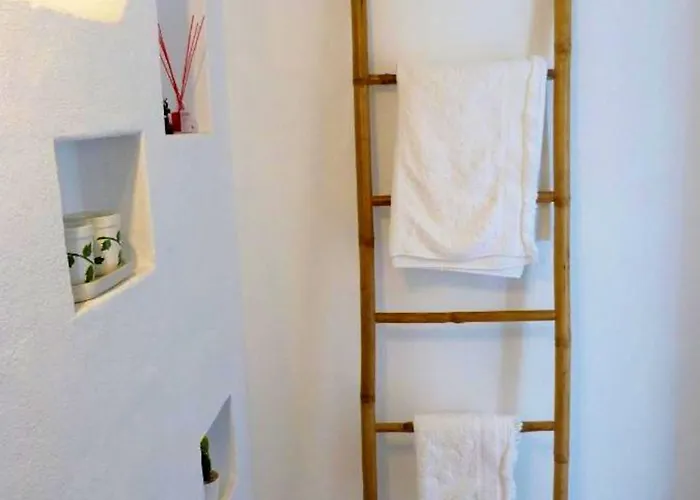 Charming House In With Private Garden