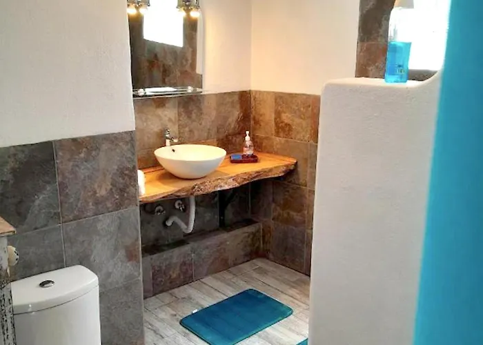 度假居 Charming House In With Private Garden *