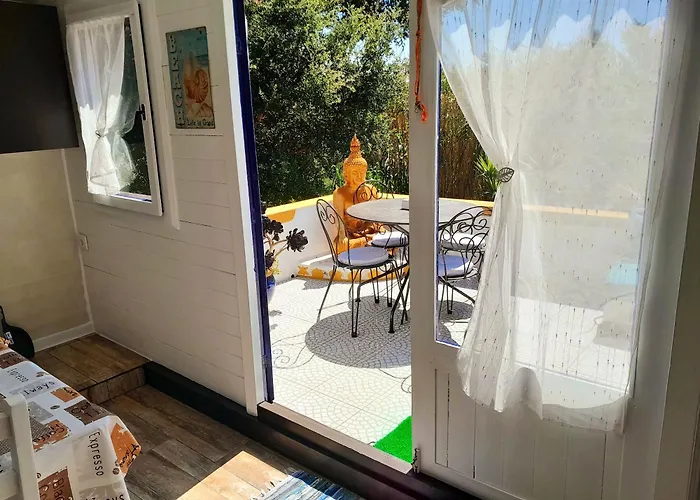 度假居 Charming House In With Private Garden *